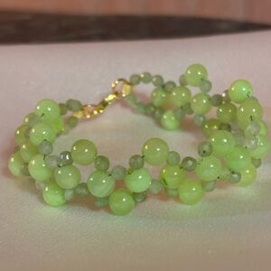 Hand crafted genuine light green jade bracelet 7.5 inches